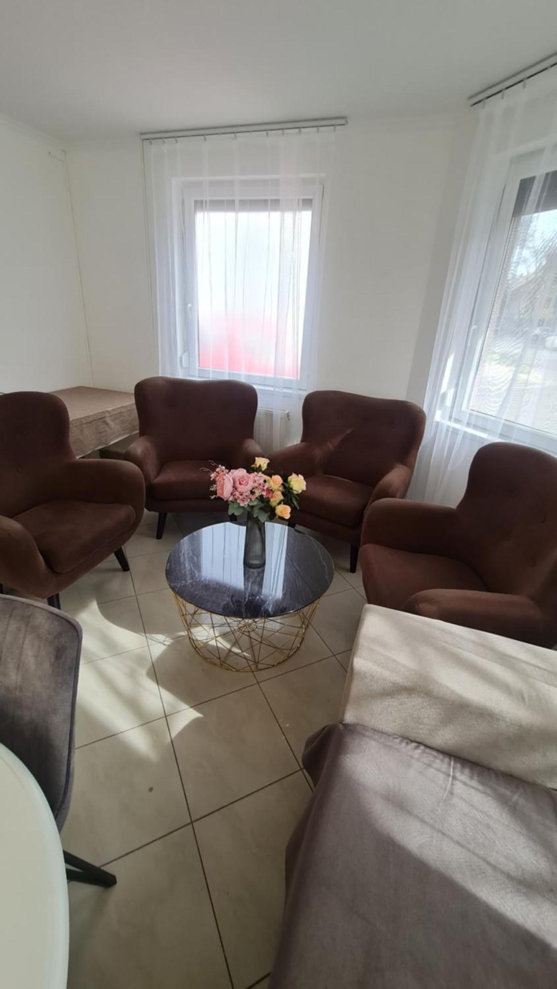 Tulipan Apartman Szeged Exteriör bild
